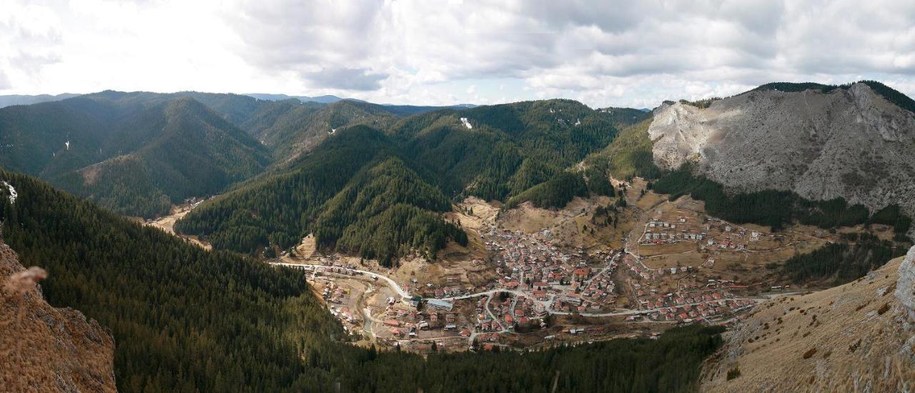 Къща Край Реката - Триград ภายนอก รูปภาพ